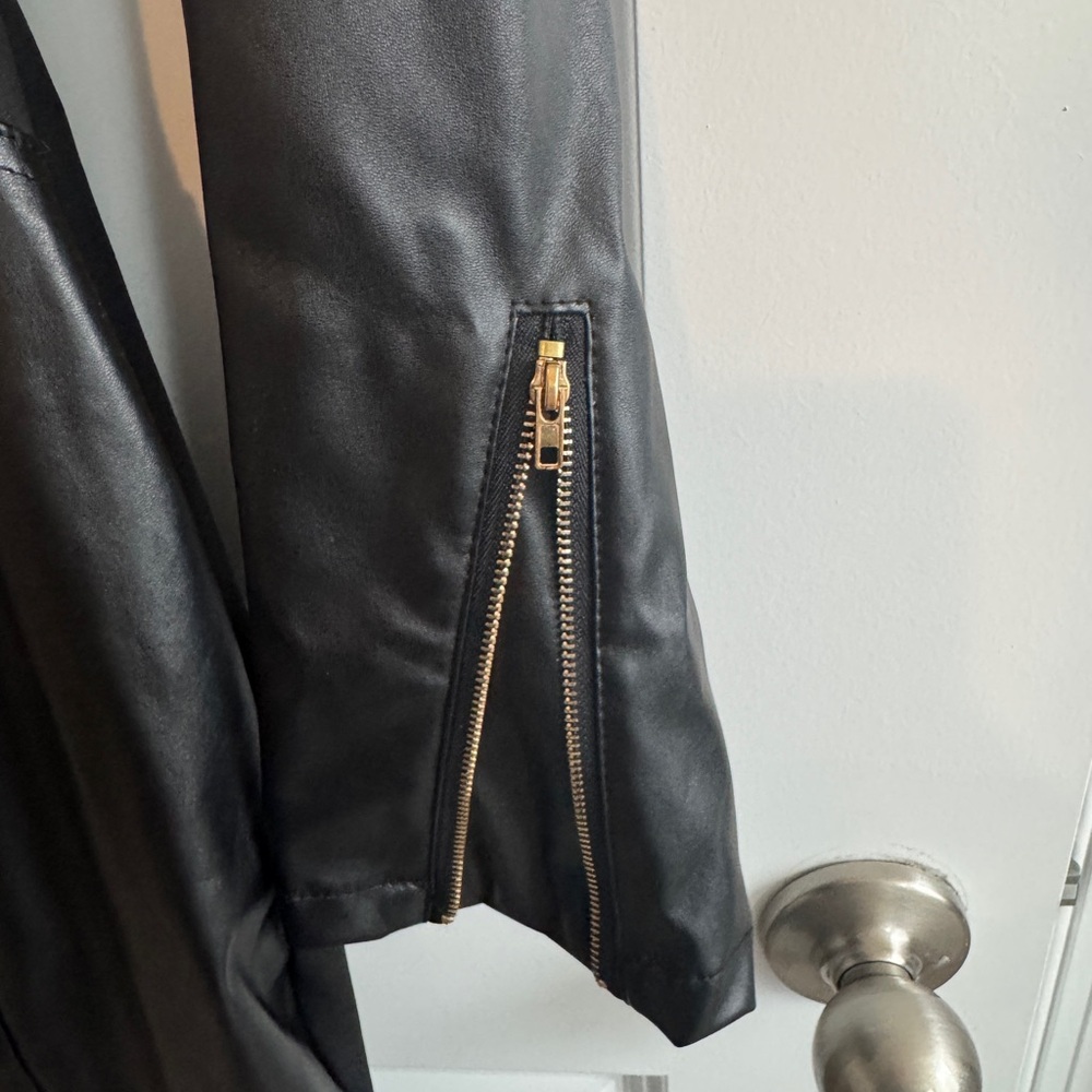 CBR Women's Black Faux Leather Dress Zip Front Zip Sleeves - Picture 3 of 7